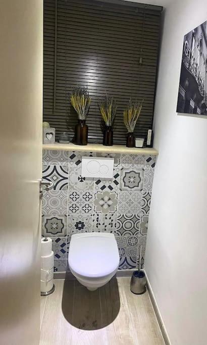 מנוסק Superbe Appartement Avec Terrasse Sur Les Toits מראה חיצוני תמונה